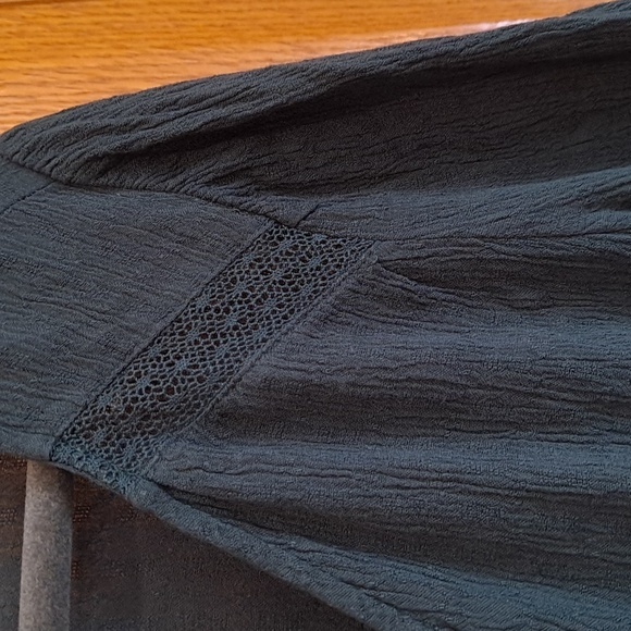 American Eagle Teal Green Blouse With Lace - Picture 3 of 6